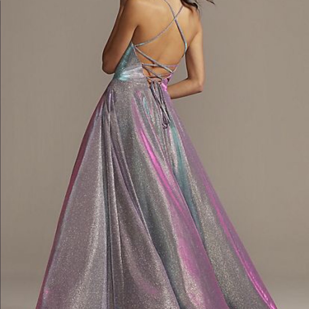 *Never worn* Prom Dress!đź‘— - Picture 2 of 9